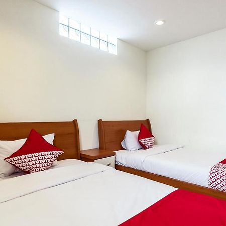 Oyo 294 Andrea Residence Syariah Medan Buitenkant foto