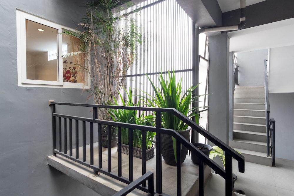 Oyo 294 Andrea Residence Syariah Medan Buitenkant foto