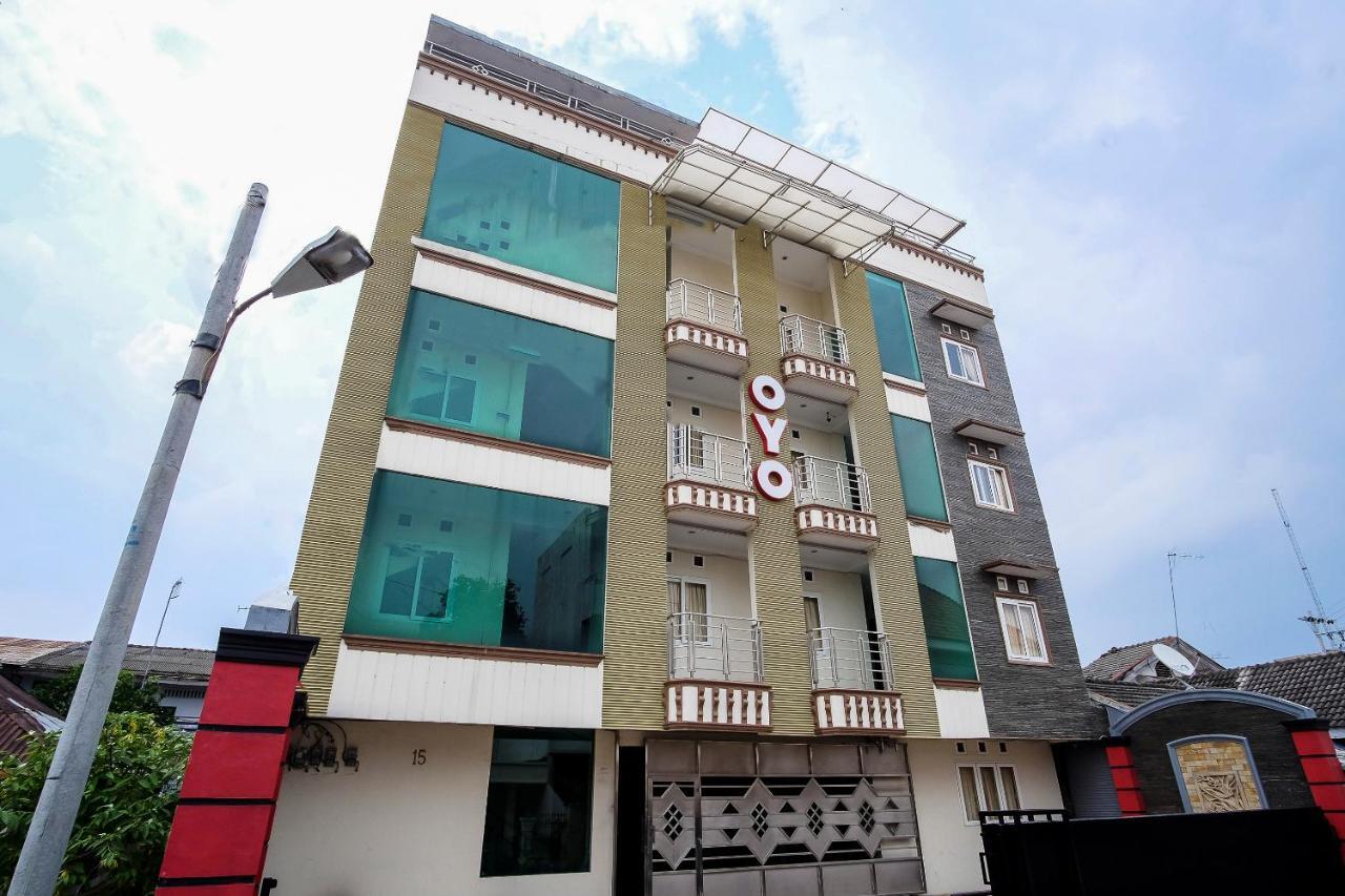 Oyo 294 Andrea Residence Syariah Medan Buitenkant foto