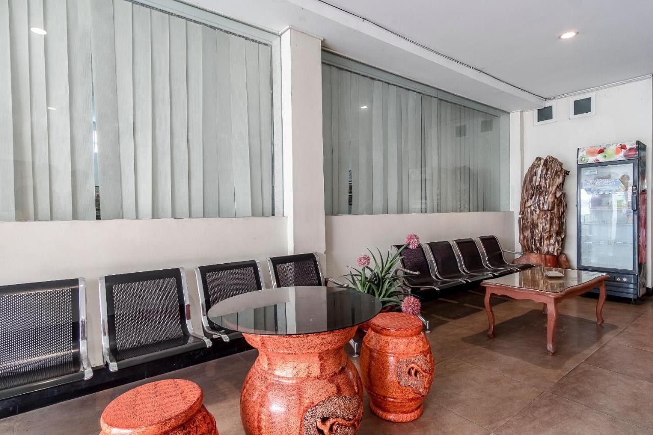 Oyo 294 Andrea Residence Syariah Medan Buitenkant foto