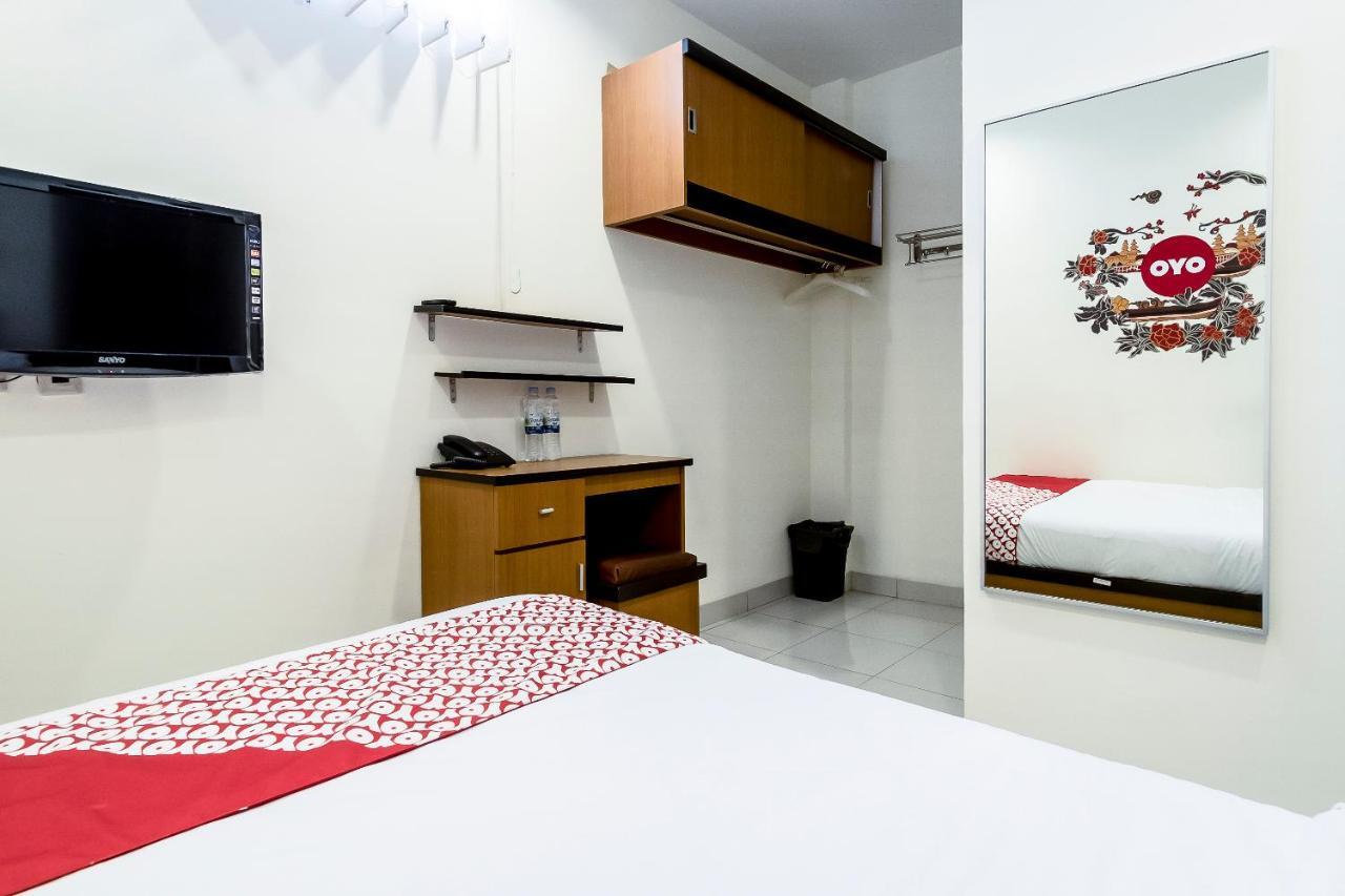 Oyo 294 Andrea Residence Syariah Medan Buitenkant foto