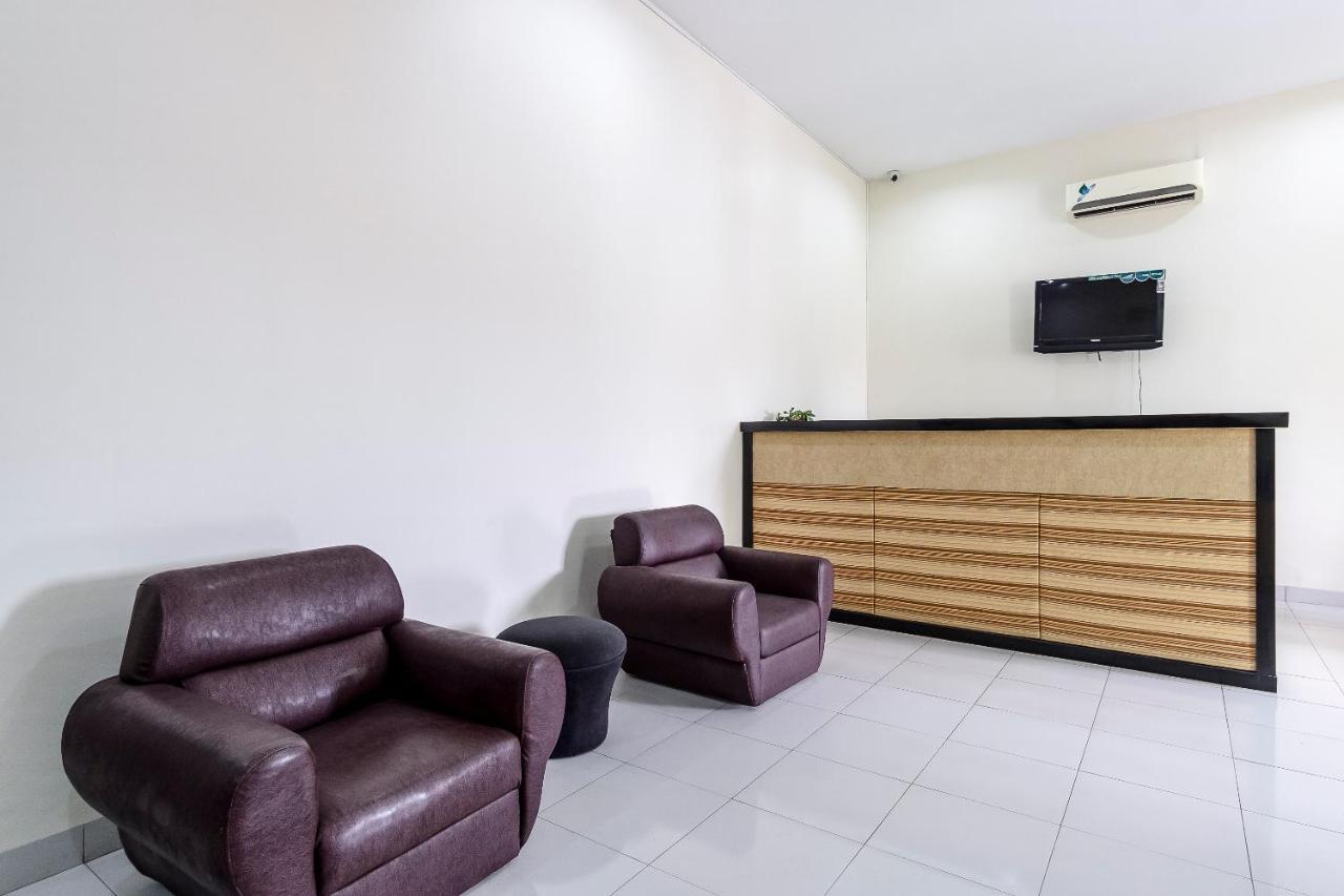 Oyo 294 Andrea Residence Syariah Medan Buitenkant foto